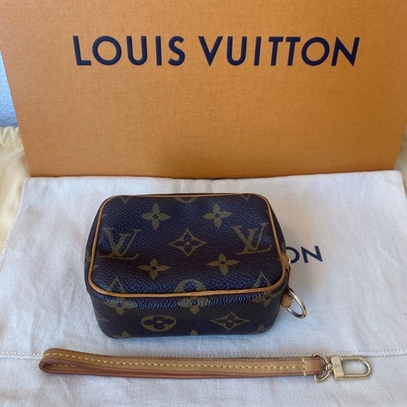 Louie Vuitton canvas Leather Wapity Pouch - Picture 3 of 8